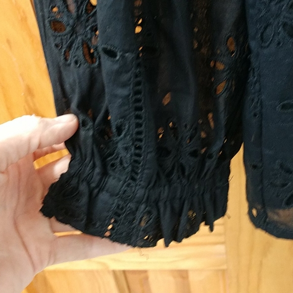 Like new J Crew Blouse - Picture 2 of 6